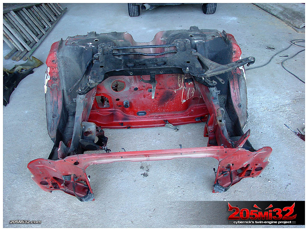 However, 205 GTI's subframe fitted straight on, which was nice :-).