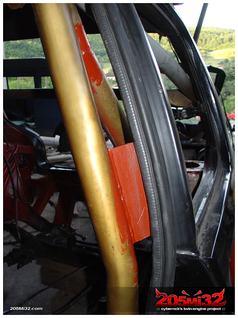 We thought it would be a good idea to make an additional connection between the cage's main hoop and car's B-pillar.