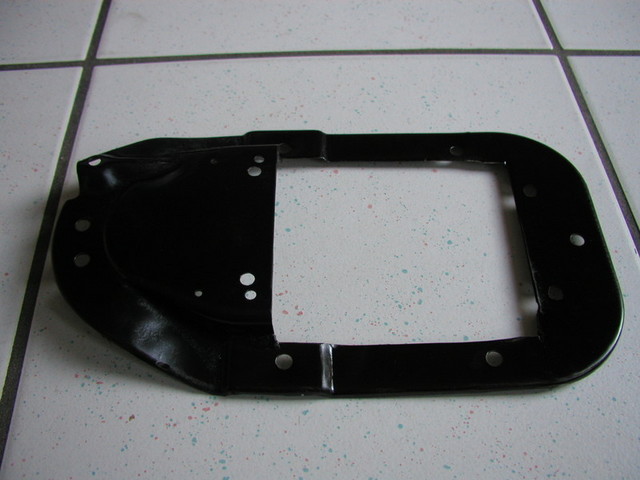 bracket modified to take the C5 gearlever mechanism