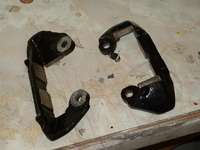 Rear caliper carriers were painted black.